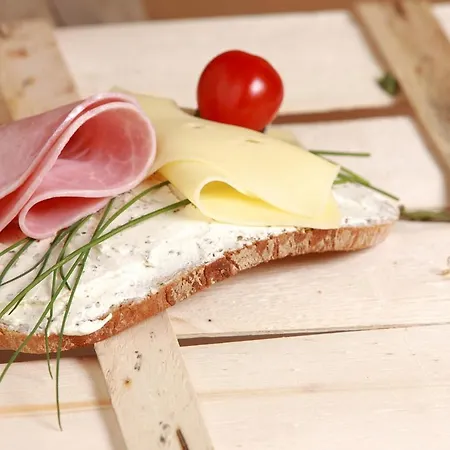Enjoy فندق مبيت وإفطار *